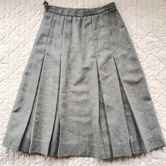 Jones New York Dresses & Skirts - 100% Wool Vintage Pleated Gray A-line Skirt - Dark Academia - Size XS/S